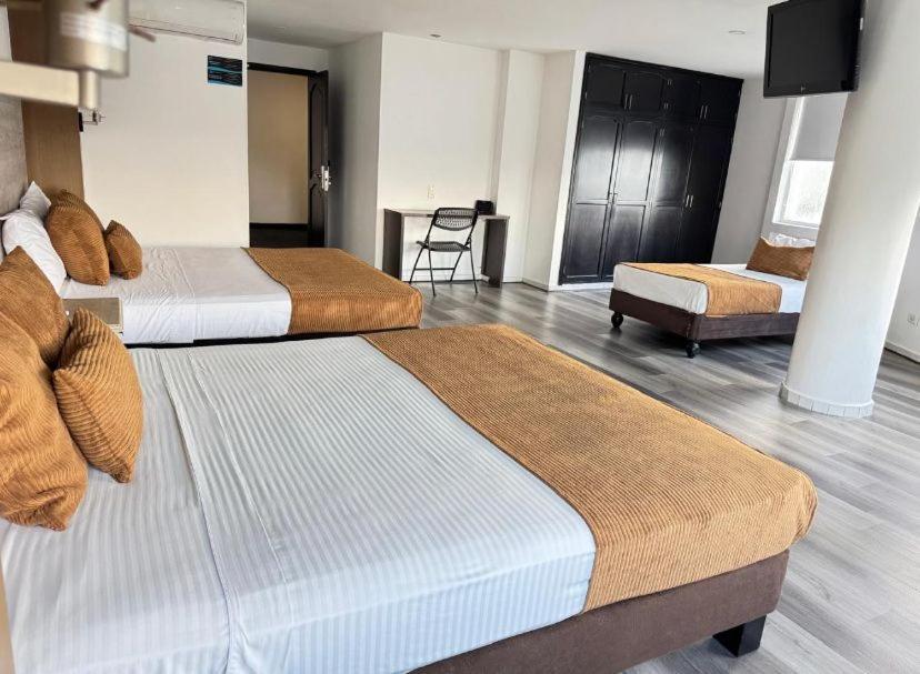 Hotel Metropolis Plaza カリ エクステリア 写真