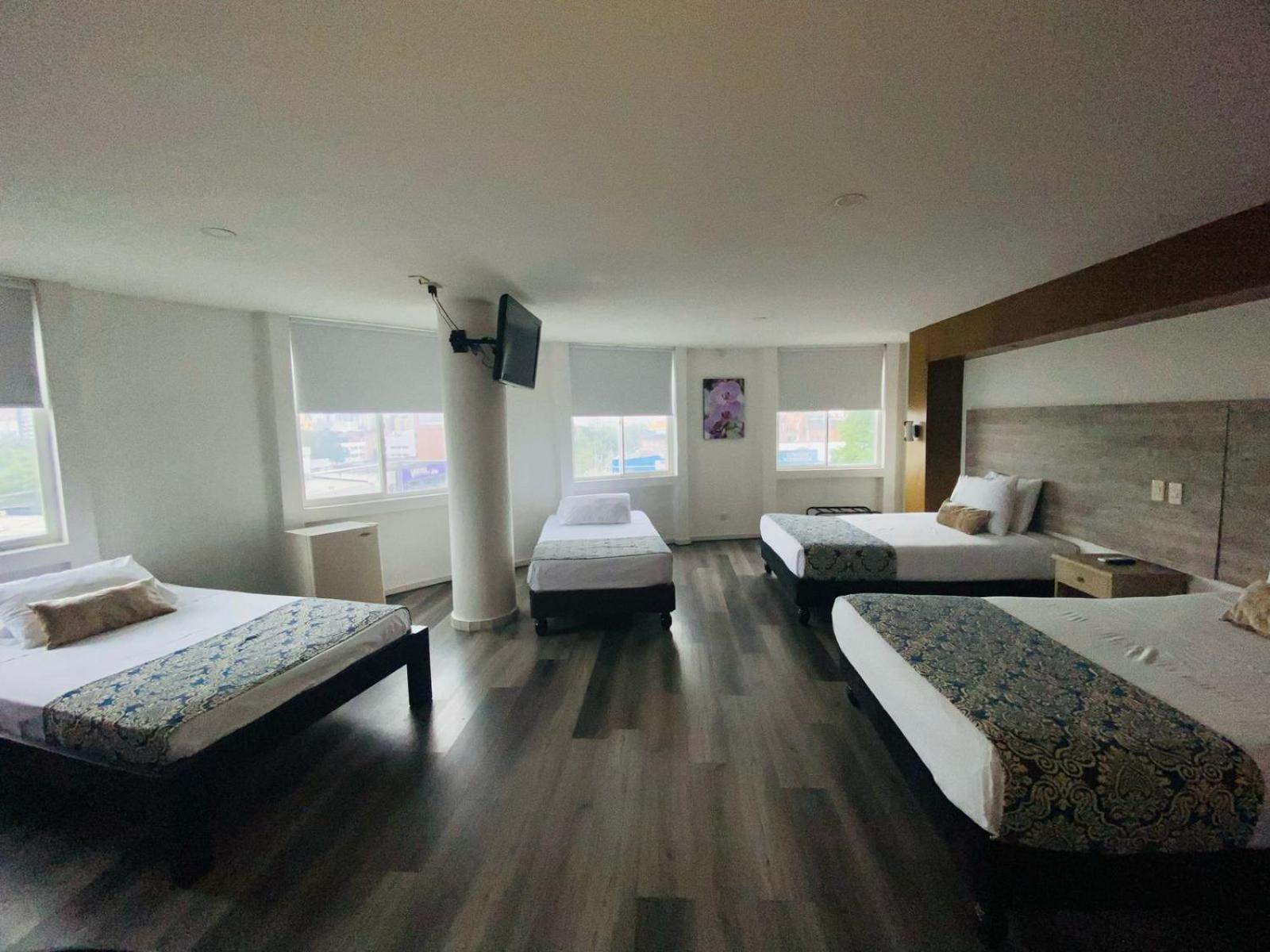 Hotel Metropolis Plaza カリ エクステリア 写真