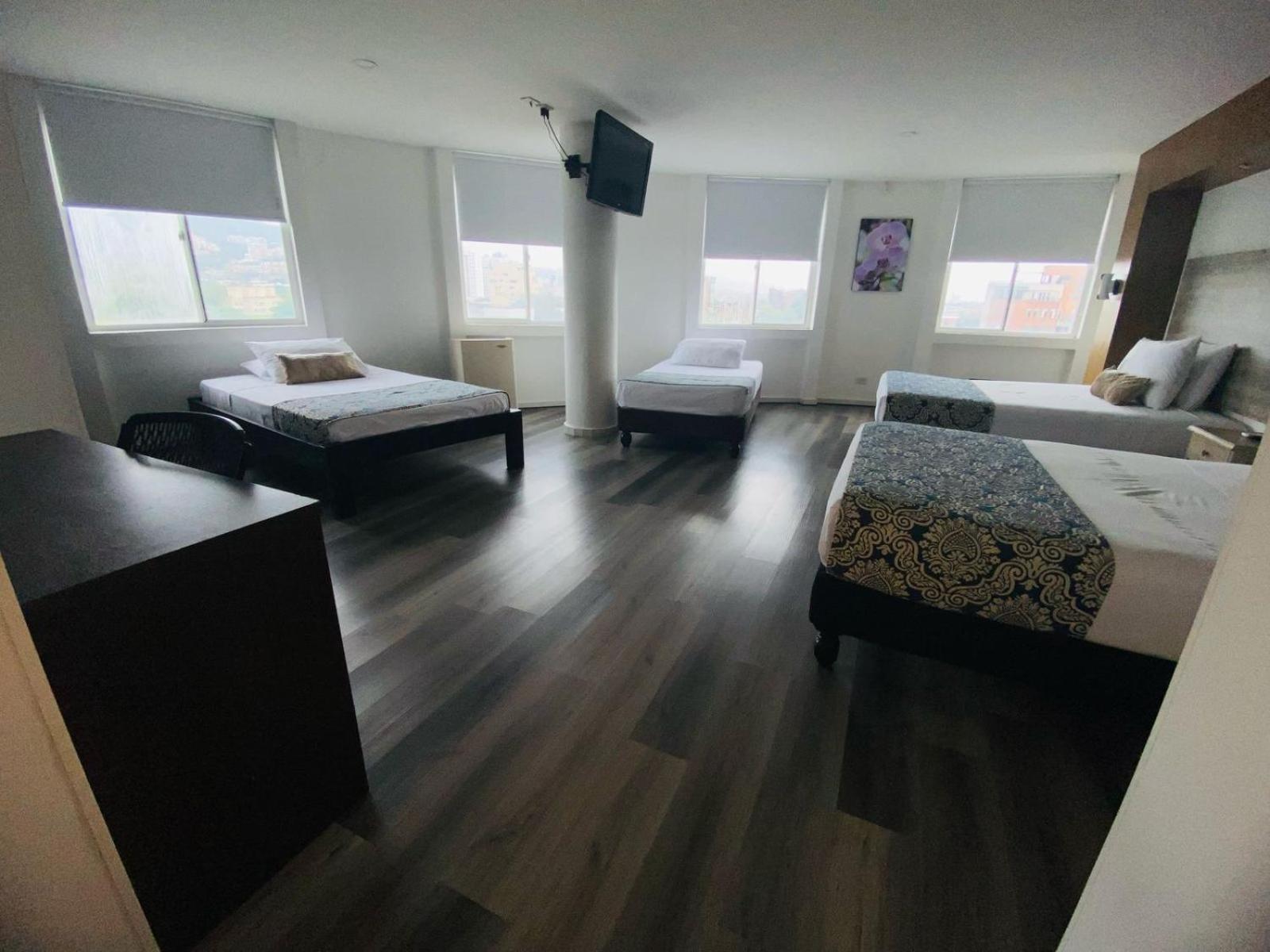 Hotel Metropolis Plaza カリ エクステリア 写真